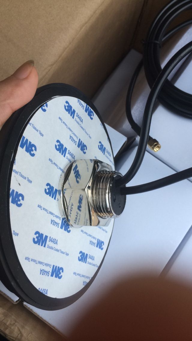  2020-9-13 ไม่มีชีวิต 4G Lora MIMO เสาอากาศ WH-4G-D3X2 200 ชิ้น บนเรือ